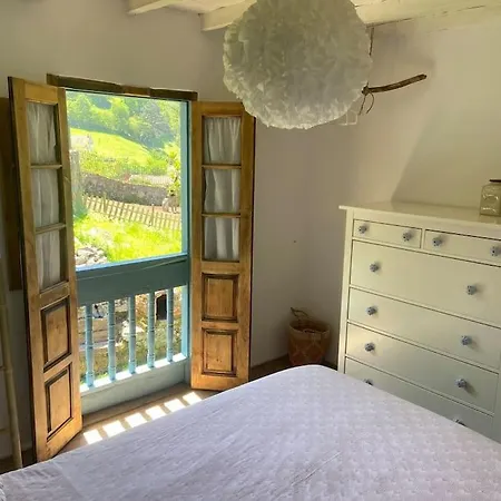 Сasa de vacaciones El Cuadro De Llanes